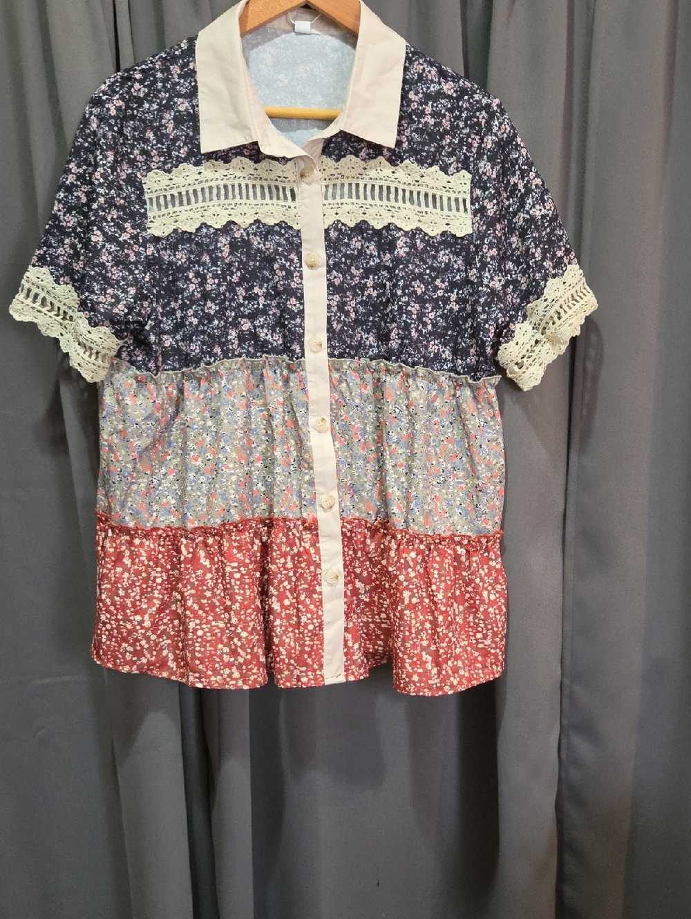 FLORAL PATCHWORK BUTTON-UP BLOUSE XL
